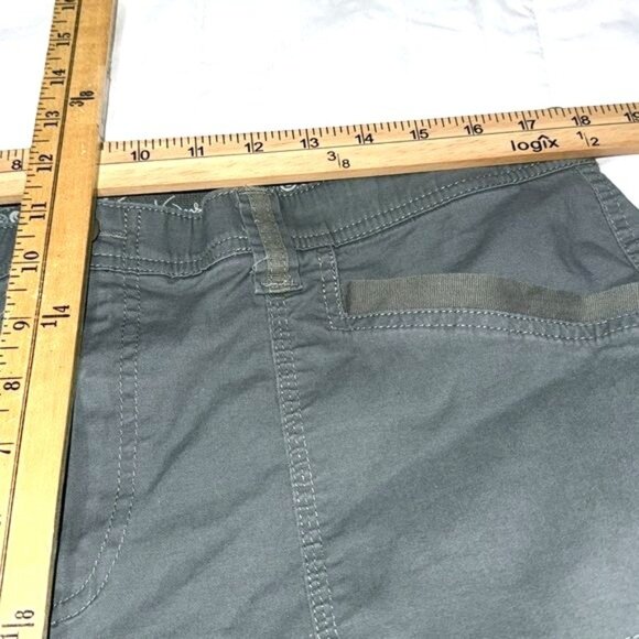 Gloria Vanderbilt Womens Cargo Capri Pants Size 18 Gray Cotton Blend - Picture 6 of 7